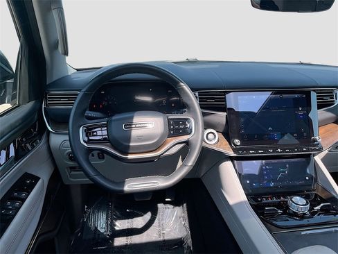 Used 2023 Jeep Grand Wagoneer 4WD image 23