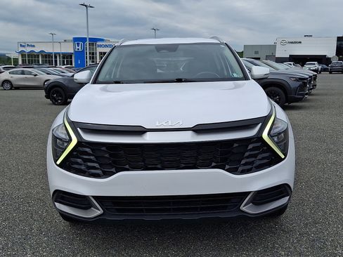Used 2023 Kia Sportage EX AWD/4WD image 2