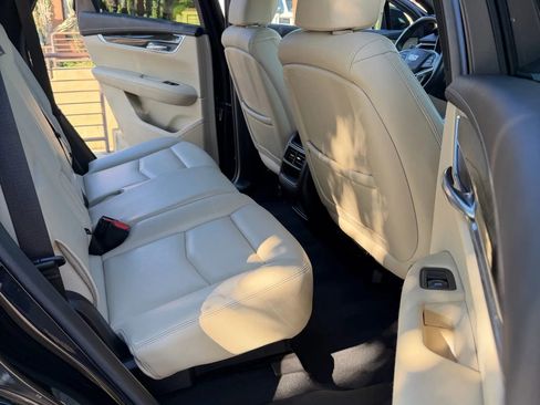 Used 2019 Cadillac XT5 FWD image 11