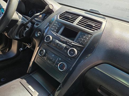Used 2017 Ford Explorer 4WD Police Interceptor w/ Interior Upgrade Package image 39