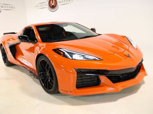 Used 2025 Chevrolet Corvette Z06 RWD image 10