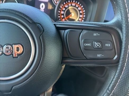 Used 2024 Jeep Gladiator Sport image 14