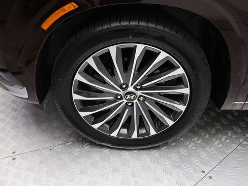 Used 2023 Hyundai Palisade Calligraphy image 4
