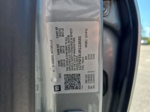 Used 2024 GMC Canyon Denali image 32