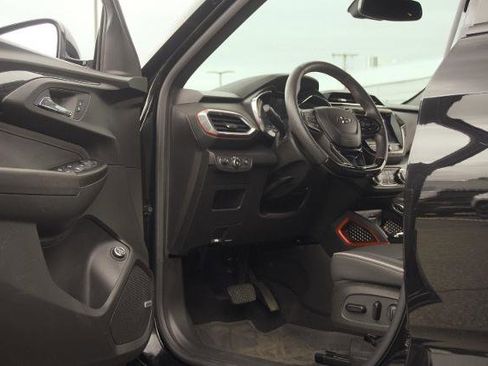 Used 2023 Chevrolet TrailBlazer RS w/ Sun and Liftgate Package AWD/4WD image 12