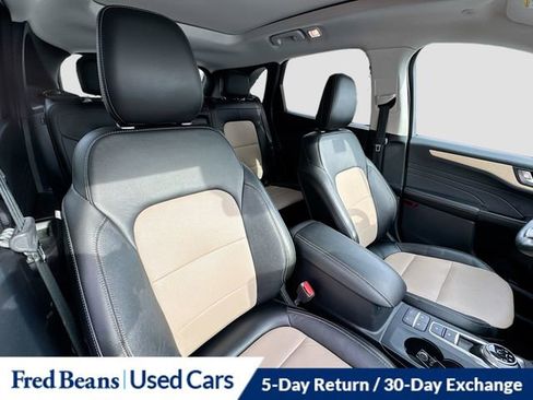 Used 2022 Ford Escape Titanium w/ Titanium Elite Package image 31