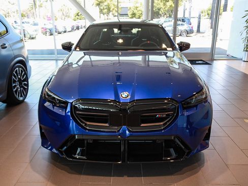 New 2026 BMW M5 w/ Executive Package AWD/4WD image 2
