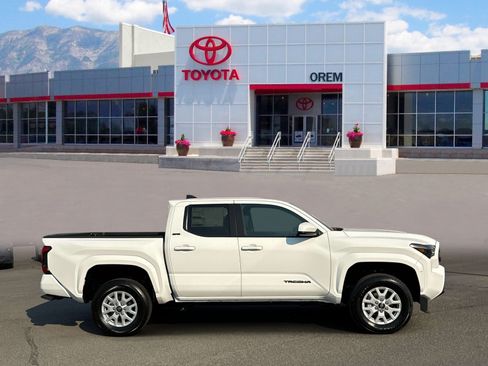 New 2026 Toyota Tacoma SR5 AWD/4WD image 3