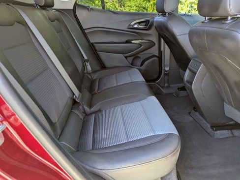 Used 2025 Chevrolet Trax LT w/ LT Convenience Package image 30