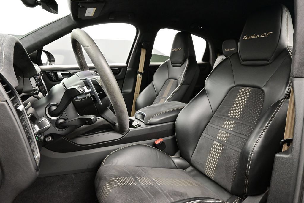 Used 2023 Porsche Cayenne Turbo GT AWD/4WD image 5