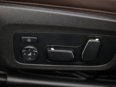 New 2026 BMW 330i Sedan w/ M Sport Package image 22