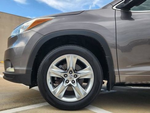 Used 2015 Toyota Highlander Limited FWD image 8