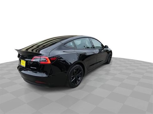 Used 2022 Tesla Model 3 Long Range image 8