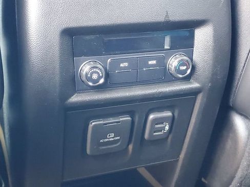 Used 2022 Chevrolet Traverse LT w/ LT Premium Package FWD image 35