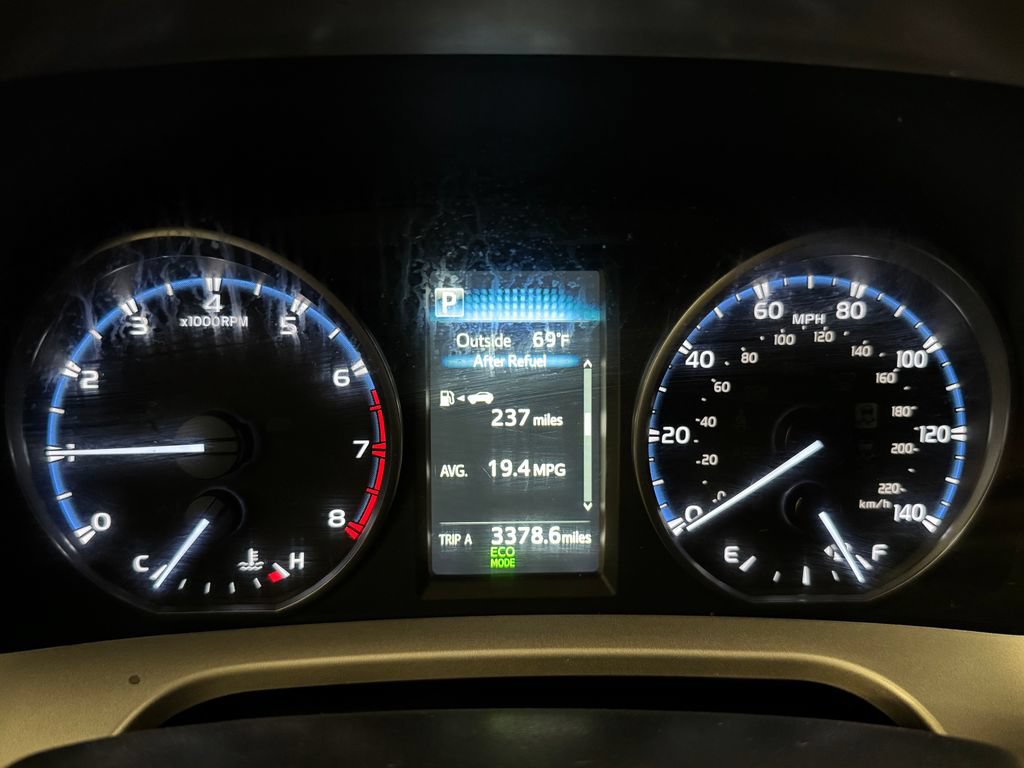 Used 2018 Toyota RAV4 LE w/ Carpet Mat Package FWD image 10