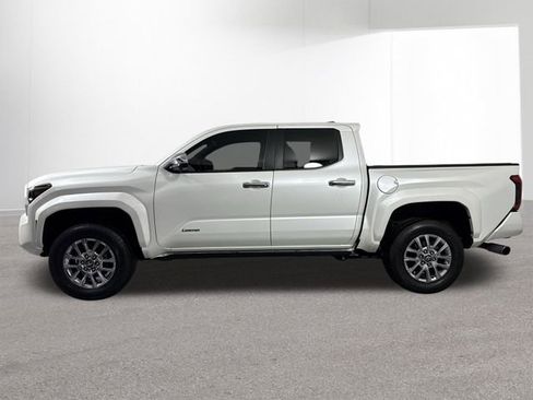 Used 2024 Toyota Tacoma Limited w/ Limited Package (LT) AWD/4WD image 29