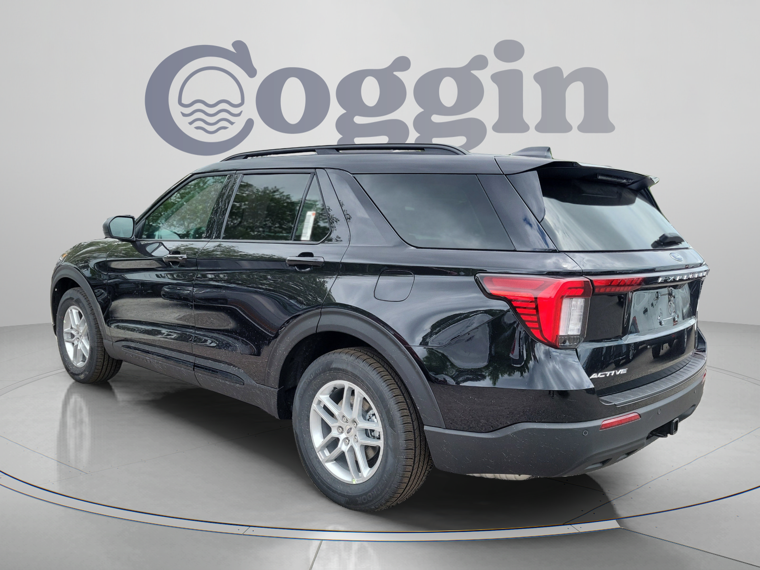 New 2026 Ford Explorer Active RWD image 2