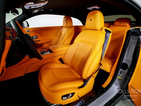 Used 2025 Rolls-Royce Spectre Black Badge w/ Spectre Enhancement Package image 13