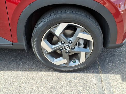 Certified 2024 Hyundai Venue SEL FWD image 9