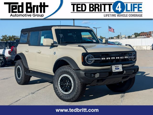 Used 2025 Ford Bronco Outer Banks w/ Sasquatch Package AWD/4WD image 1