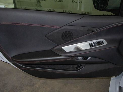 Used 2023 Chevrolet Corvette Stingray Coupe RWD image 8