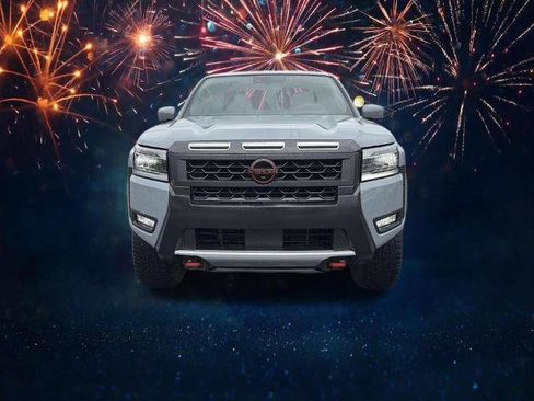 Certified 2025 Nissan Frontier PRO-4X w/ Pro Convenience Package AWD/4WD image 8