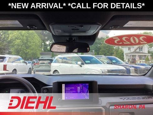 Used 2025 Toyota Tacoma SR AWD/4WD image 20