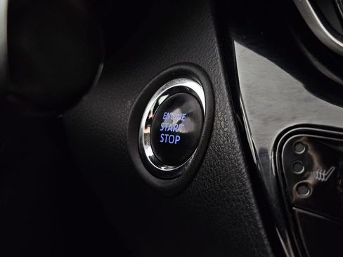 Used 2020 Toyota C-HR Limited FWD image 16