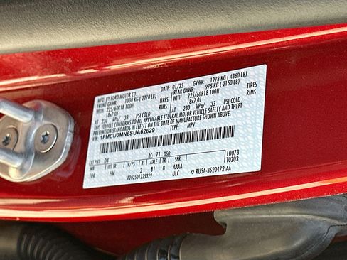 Certified 2025 Ford Escape ST-Line FWD image 29