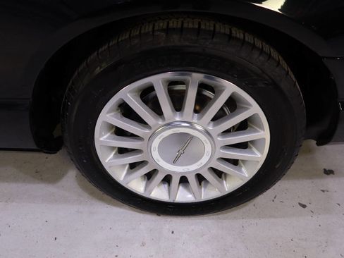 Used 2004 Ford Thunderbird Deluxe image 28