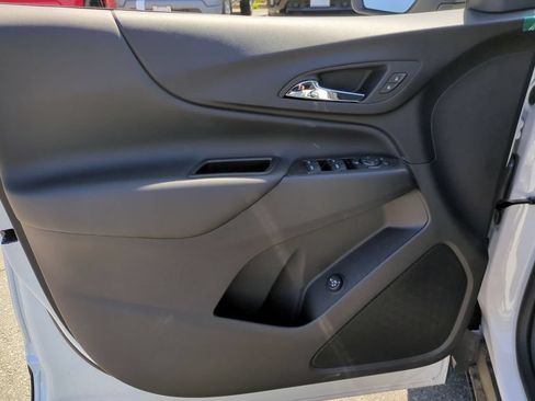 Used 2024 Chevrolet Equinox LT FWD image 22