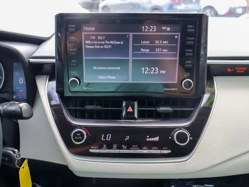 Used 2022 Toyota Corolla LE FWD image 17