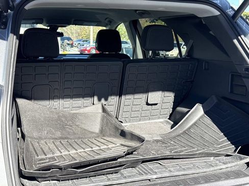 Used 2023 Chevrolet Equinox LT image 11