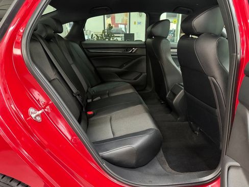 Used 2018 Honda Accord Sport image 15