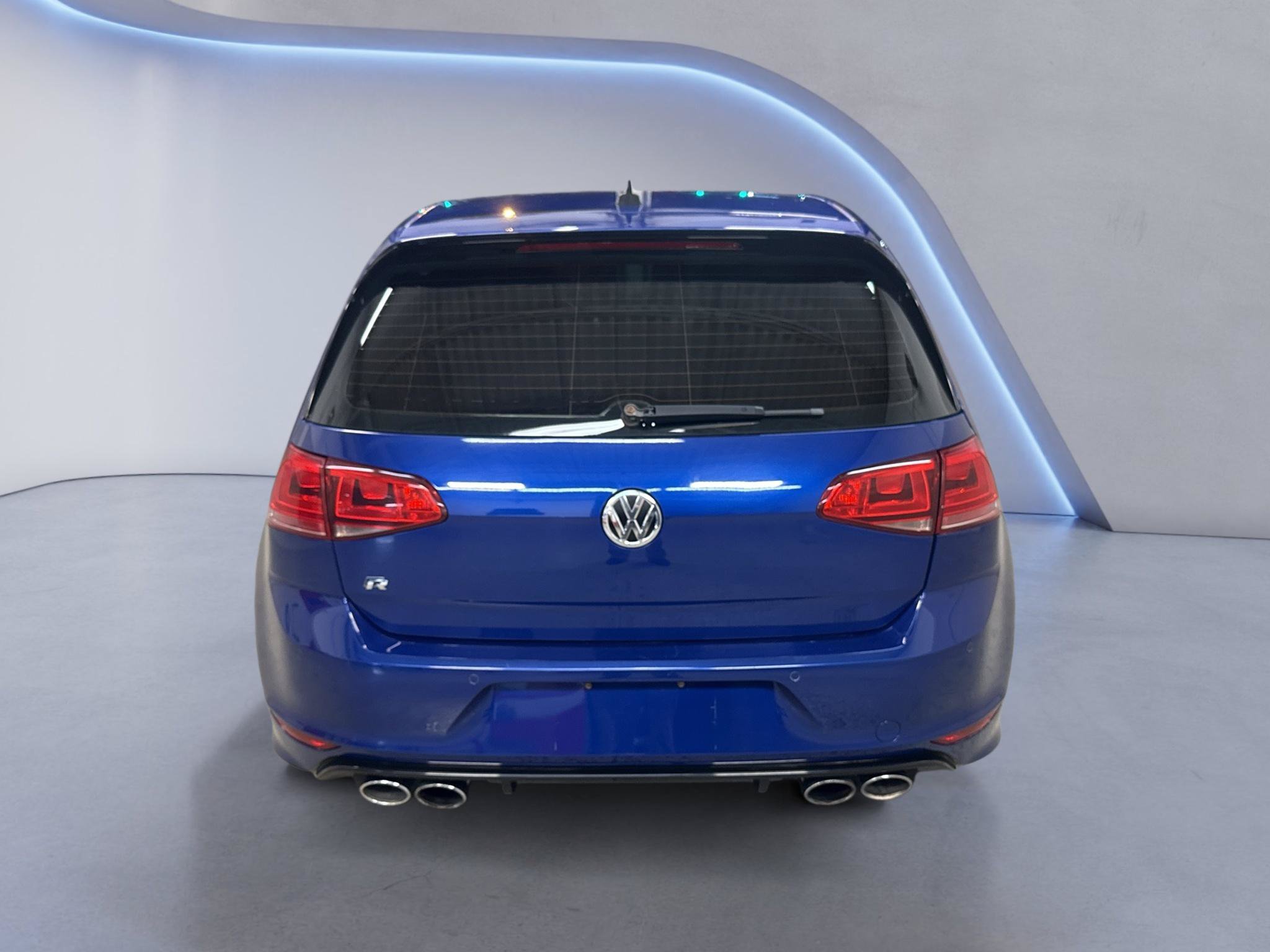 Used 2017 Volkswagen Golf R 4-Door AWD/4WD image 7