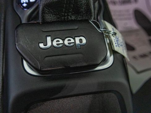 Used 2023 Jeep Gladiator Sport w/ Trailer Tow Package image 26