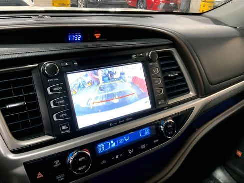 Used 2017 Toyota Highlander Limited AWD/4WD image 27