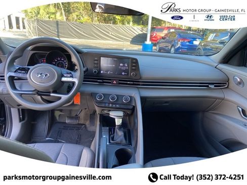 Certified 2023 Hyundai Elantra SE image 15