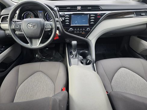 Used 2018 Toyota Camry LE FWD image 18