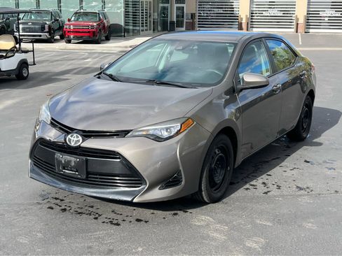 Used 2017 Toyota Corolla LE image 2