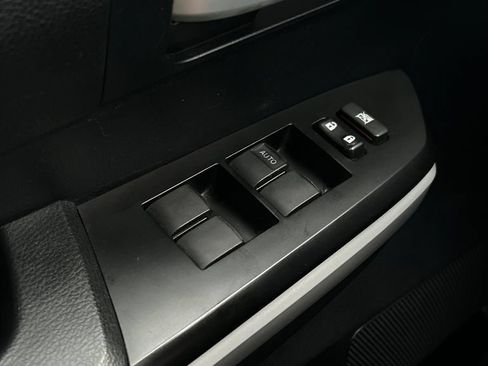 Used 2018 Toyota Tundra SR5 AWD/4WD image 32