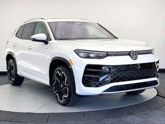 New 2026 Volkswagen Tiguan SEL R-Line video 1