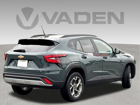 Used 2025 Chevrolet Trax LT FWD image 20