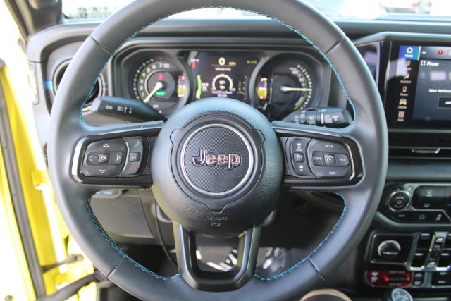 Used 2024 Jeep Wrangler Unlimited Rubicon 4xe AWD/4WD image 17