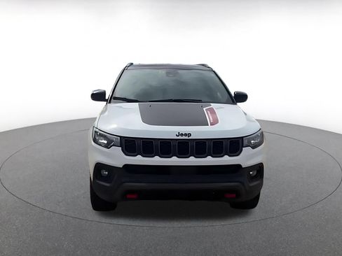 Used 2025 Jeep Compass Trailhawk AWD/4WD image 4