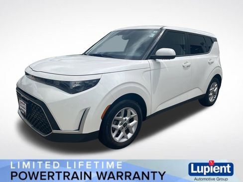 Used 2023 Kia Soul S FWD image 1