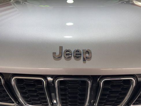 Used 2024 Jeep Grand Cherokee Limited 4xe AWD/4WD image 25