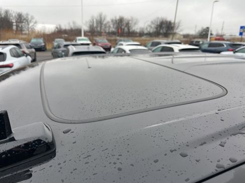 Used 2024 GMC Sierra 1500 Denali Ultimate image 9