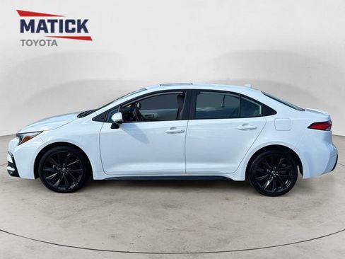 Used 2023 Toyota Corolla SE w/ SE Premium Package image 4