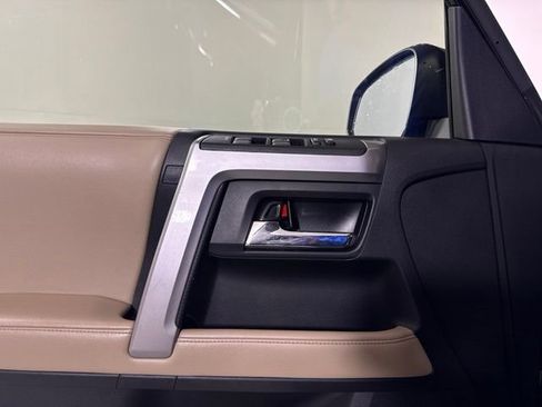 Used 2017 Toyota 4Runner SR5 Premium RWD image 26